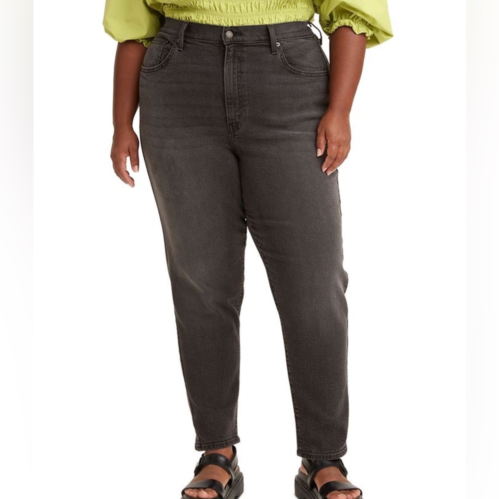 Levi's High Waisted Mom Jean In "Say No Go"